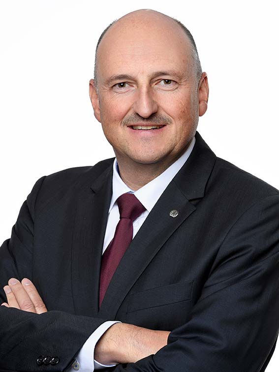 Portrait von Bernd Rützel.